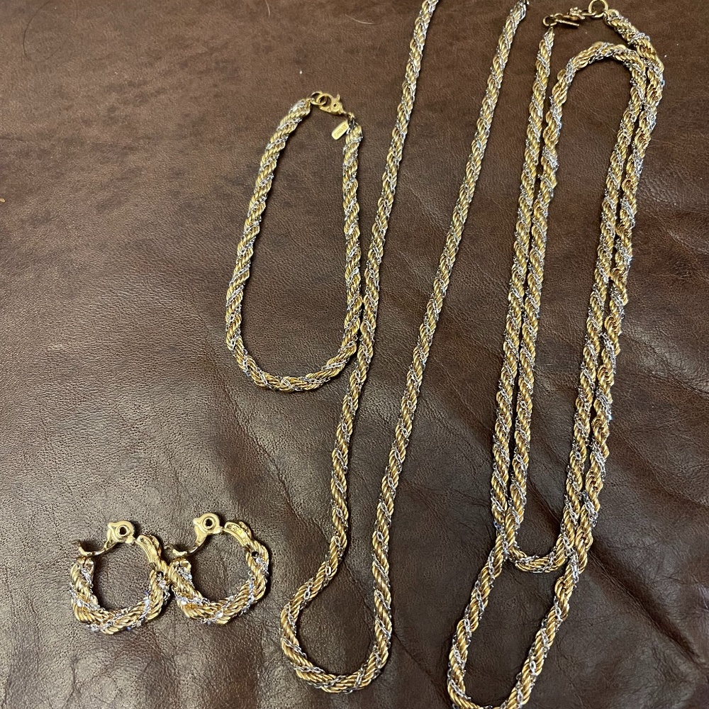 Vintage Monet Set Necklaces Bracelet Earrings - Picture 2 of 8